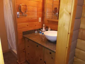  Book Catskills Fall Escape. Cozy log cabin! Pumpkin picking, Exploring, Hiking - Image 2