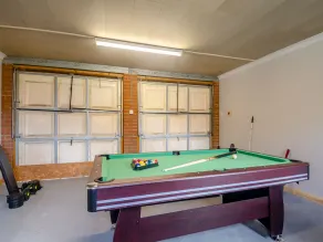 6 bedroom accommodation in Ipswich - Image 5