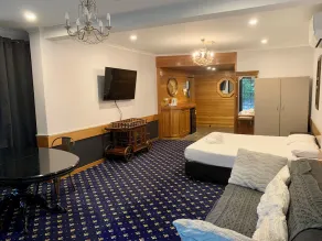 The Ascot Motel - Image 5
