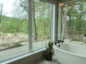 Le Riverain. Riverfront Modern Cottage. - Image 3
