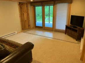 Executive Home with Excellent Lake Views - Image 2
