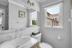 Beautiful Well Design Condo in Bay Head + 1st Floor with outside seating area - Image 3