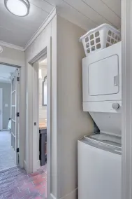 3 Ridges Vista. Stunning mountain views, renovated home, 2 mins to ski slopes - Image 2