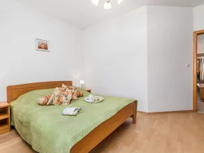 Cosy apartment for 4 guests with A/C, pool, WIFI, TV and balcony - Image 4