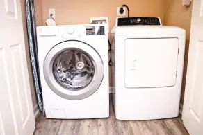 Paying pet friendly Luxury apartment with pool and gym - Image 2
