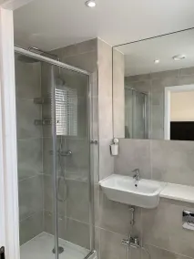 G2 Luxury Rooms - Image 3