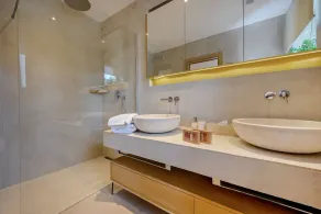 Luxurious Waterfront Villa 4 Bedrooms Villa Selca Waterfront Private Jetty - Image 5