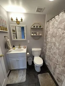 Hamptons Apartment - Image 2