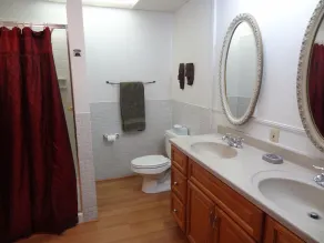 3 blks to St. Marys 3,800 sq ft Covered By Faith - Image 4
