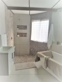 Super Deluxe Family Chalet - Image 2