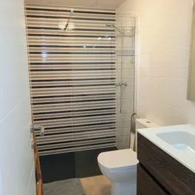 Beautiful apartment with spectacula seaviews, private partking, WiFi & UKTV - Image 4