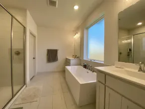 New Farmhouse-Modern Home Close to Everything and pet friendly! - Image 2