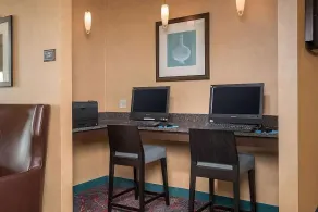 Modern Convenience Meets Comfort in Charleston! Pool, Pets are Allowed Here - Image 4