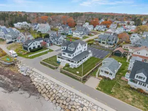 The Breakers Inn - Image 2