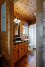 Pet-Friendly-Lakefront Cabin w/Amazing Views-Hot Tub - Image 3