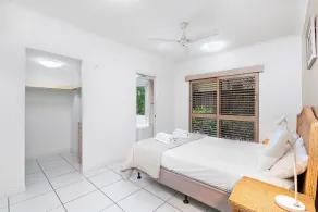 3 Bedroom Apartment in Trinity Beach - Image 4