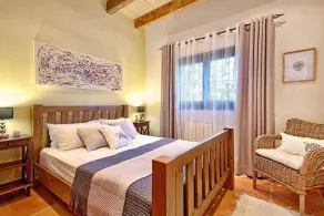 Stunning Villa, with large pool & gardens - Image 4
