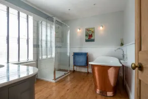 Hot tub, sauna, sea & beach views, sleeps 16 in 7 bedrooms, 5 star Luxury house - Image 5