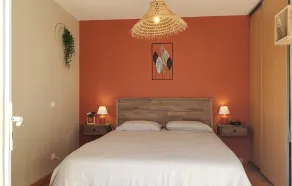 4 Bedroom Beautiful Home In Goult - Image 3