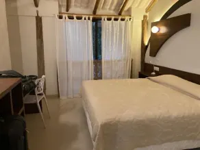 Nice room near the beach - Image 5