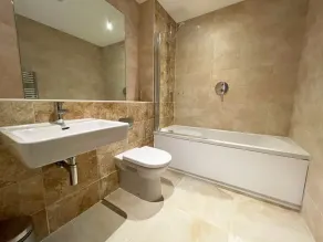 Beautiful Porth beach front 3 bedroom apartment - Image 3