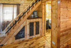 Badger Cabin w/ Lofts, Fireplace & WiFi - Image 3