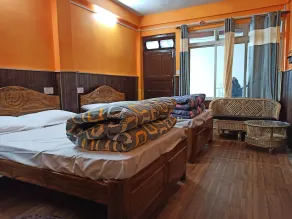 Maison avec chambre chez l'habitant. pépinière de fleurs de renommée mondiale et jungle de pins - Image 3