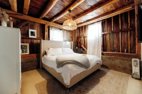 Beautifully Restored Five Bedroom 1860 Barn - Image 2