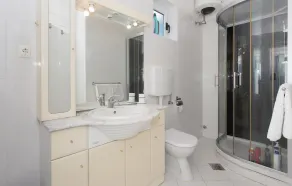 3 bedroom beautiful home in Rogoznica - Image 5