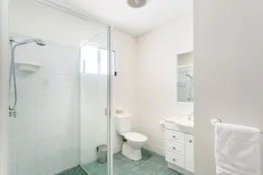 Absolute beachfront - and your own private swimming pool!? - Image 4