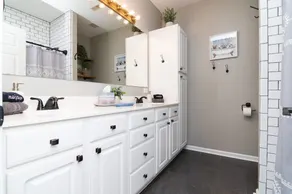 Comfy, Convenient Close to Rehoboth and Lewes! - Image 3