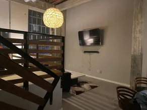 Luxurious 1BD 1BA Studio Downtown - Image 3