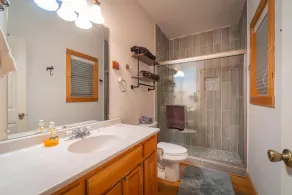 Cabin near wineries, hiking, fishing, kayaking, antiquing and more.. - Image 2