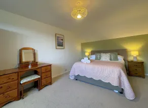 Roslin -  a cottage that sleeps 4 guests  in 2 bedrooms - Image 5