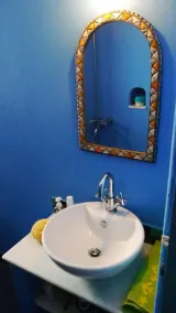 Little Yellow House With Beautiful Sea View - Image 3