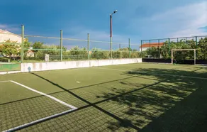 Picturesque Escape Holiday Home with Pool and Sauna - Image 2