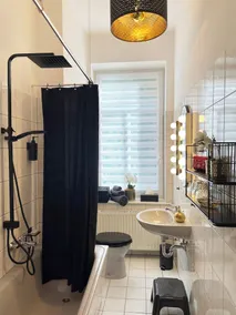 Art Deco Design Apartment, 65 Zoll TV, Waschtrockner, beste Lage, am Markt - Image 3