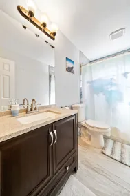 Beautiful 4-Bedroom Bungalow with Modern amenities - Image 5