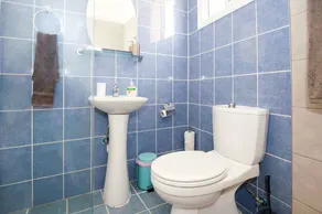 Great ground floor 1 bed apartment with communal pool and close to the sea - Image 3