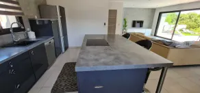 Magnificent villa with heated pool and jacuzzi - Image 3