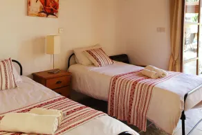 Traditional Stone Built Holiday Villa in Walled Courtyard with Private Pool - Image 4