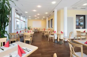 XZLLENZ Hotel - Image 3