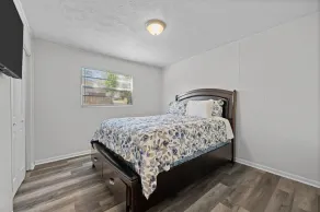 Updated cozy open concept - Image 4