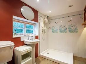 4 bedroom accommodation in Dallington, near Heathfield - Image 2