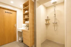 Appartamento per famiglie con 2 camere da letto e giardino - Image 3