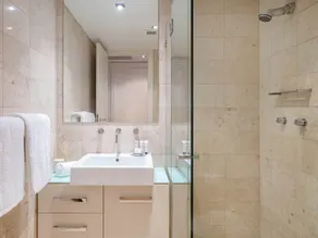 Moderno appartamento con ampio cortile ea pochi passi da Bondi Beach - Image 3