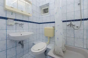 Apartments Vladimir (21671-A2) - Jadrtovac - Image 2