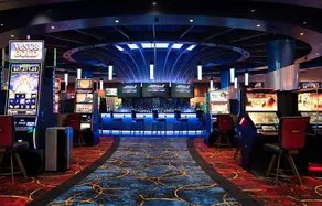 1BR Suite w/ 2 Doubles | Free Breakfast + Pool - Image 5