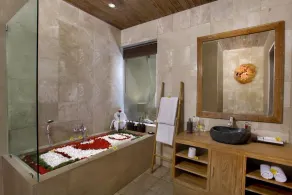 Romantique 3 chambres avec adapté à la famille - Image 3