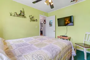 New Listing Walk to Beach Hot Tub & Games - Image 5